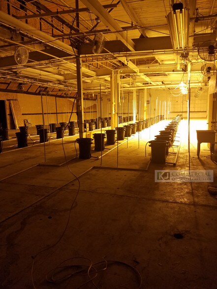 More Photos Of 14400 Woodrow Wilson St, Detroit Warehouse For Sale