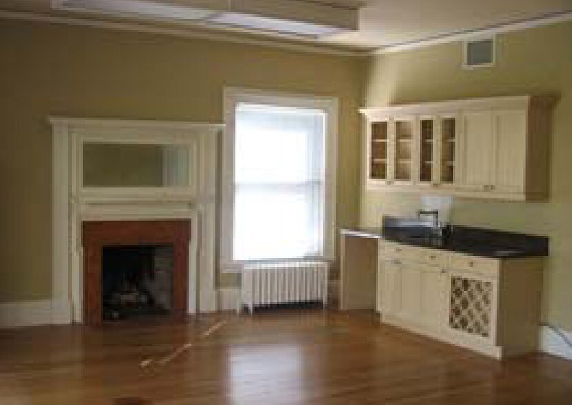More Photos Of 2188 SW Park Pl, Portland Office For Sale