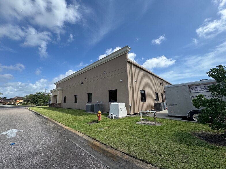 More Photos Of 3845 W Eau Gallie Blvd, Melbourne Office For Sale