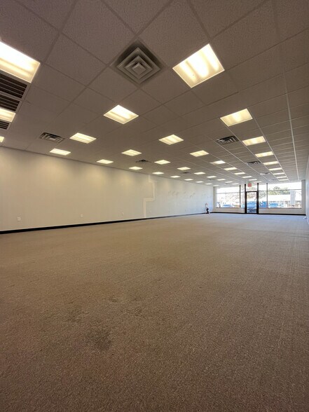 More Photos Of 204 E 6th St, Ridgely Storefront For Lease