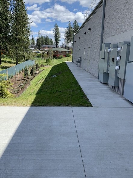 More Photos Of 513 E Hastings Rd, Spokane Storefront Retail Office For Lease