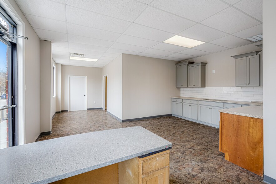 More Photos Of 6383 Summer Gale Dr, Memphis Warehouse For Lease