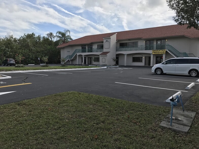 More Photos Of 1326 SE Malabar Rd, Palm Bay Medical For Sale