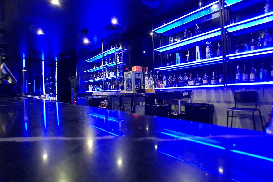 More Photos Of 5002 Washington Ave, Houston Bar For Lease