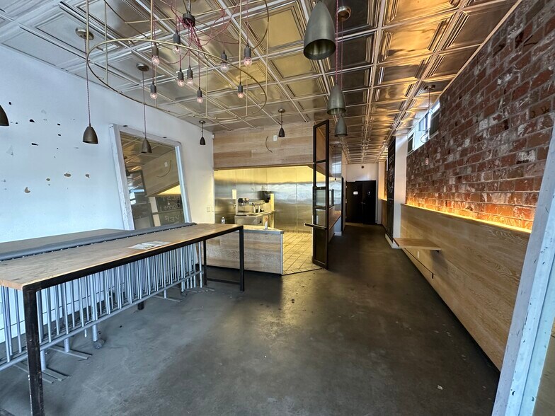 More Photos Of 6333 Wilshire Blvd, Los Angeles Medical For Lease