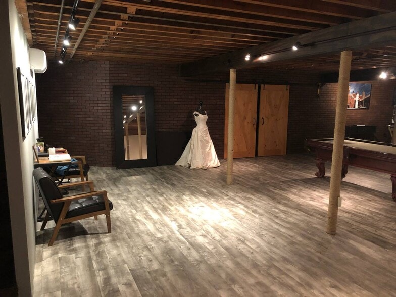 More Photos Of 75-79 E Jericho Tpke, Mineola Storefront Retail Office For Lease