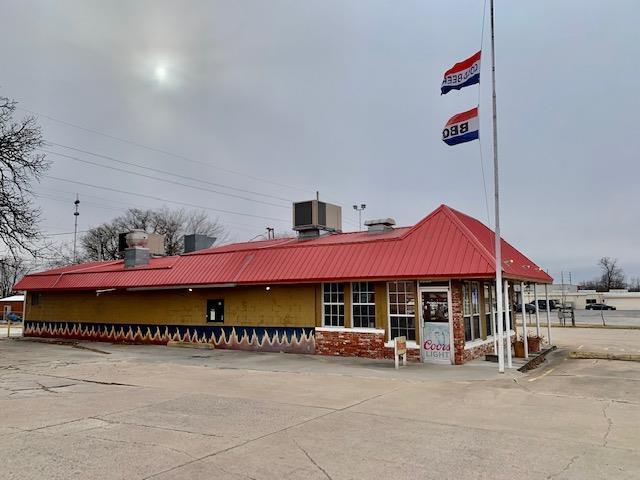 More Photos Of 511 W 11th St, Coffeyville Freestanding For Lease