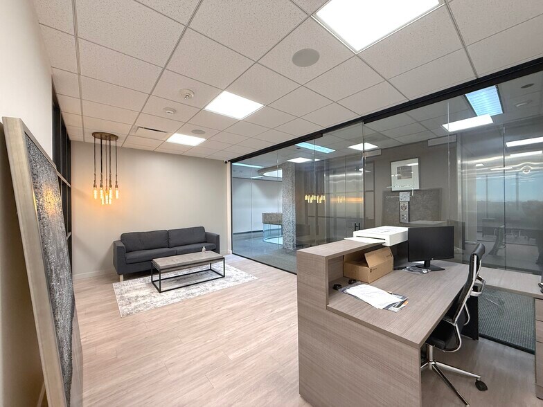 More Photos Of 6100 Corporate Dr, Houston Office For Sale