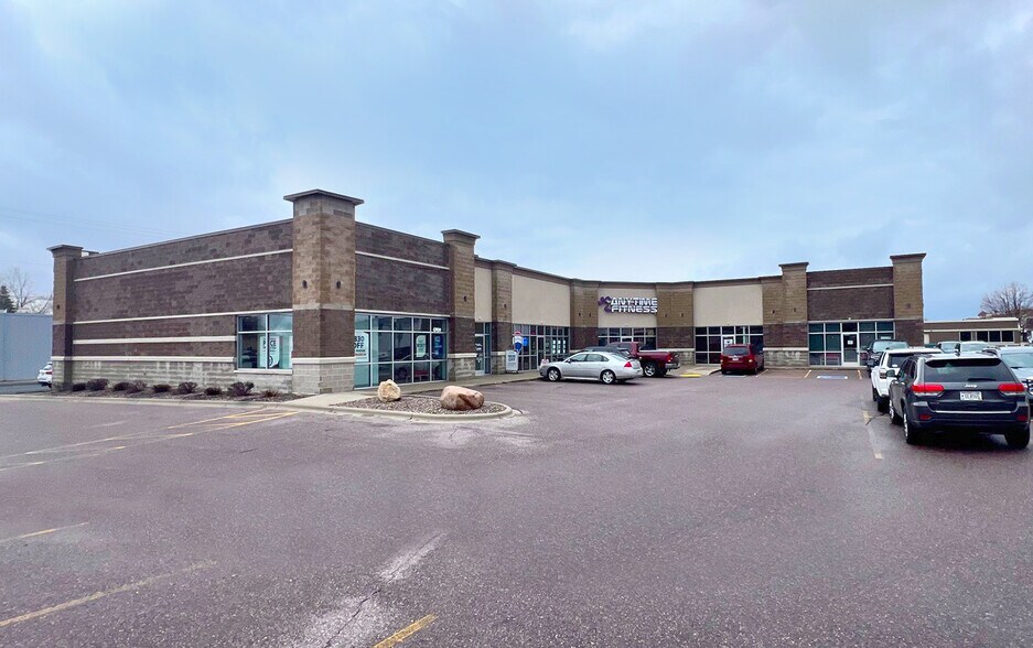 More Photos Of 414 E State St, Mauston Storefront Retail Office For Lease
