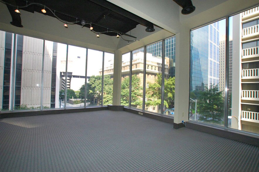 More Photos Of 241 Peachtree St NE, Atlanta Office For Lease