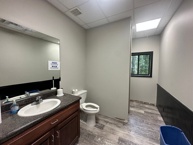 More Photos Of 4485 N Industrial Dr, Cumming Warehouse For Lease