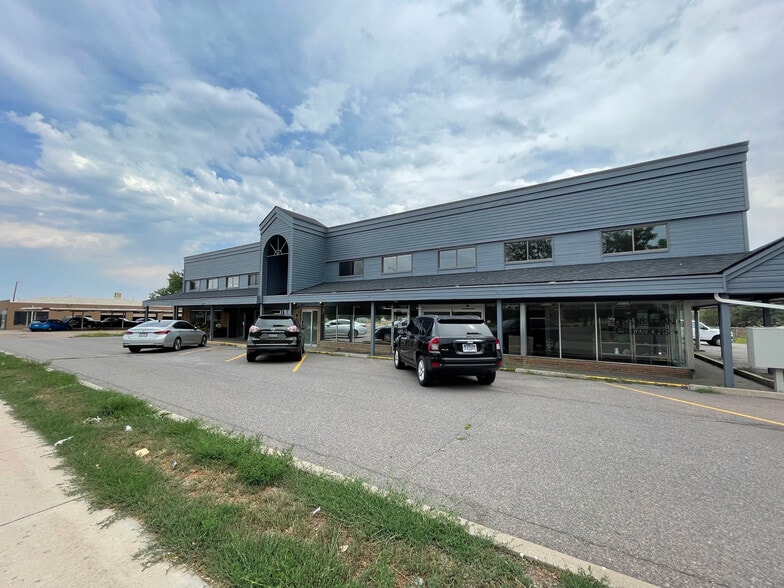 More Photos Of 8646 W Colfax Ave, Lakewood Freestanding For Lease