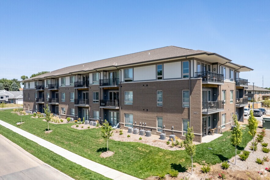 More Photos Of 7565 S 146th St, Omaha Apartments For Lease