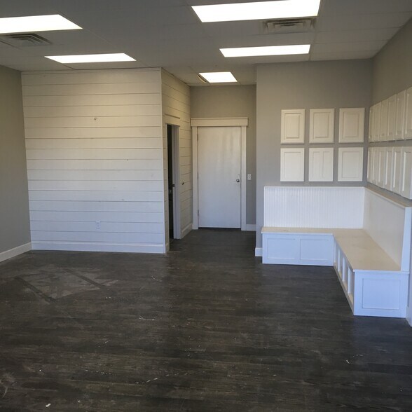 More Photos Of 3801-3827 Avenue A St, Lubbock Unknown For Lease