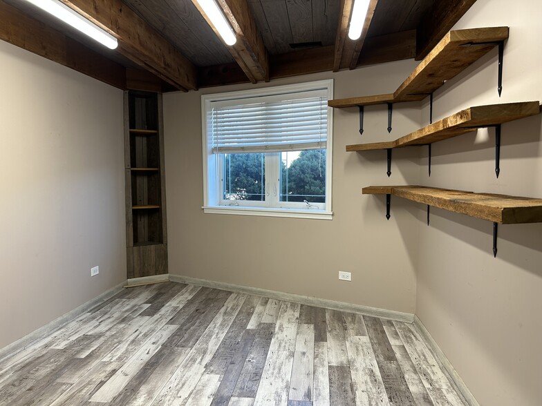 More Photos Of 10215 Franklin Ave, Franklin Park Warehouse For Sale