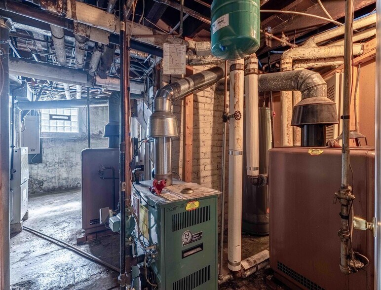 More Photos Of 1975 Seneca St, Buffalo Office For Sale