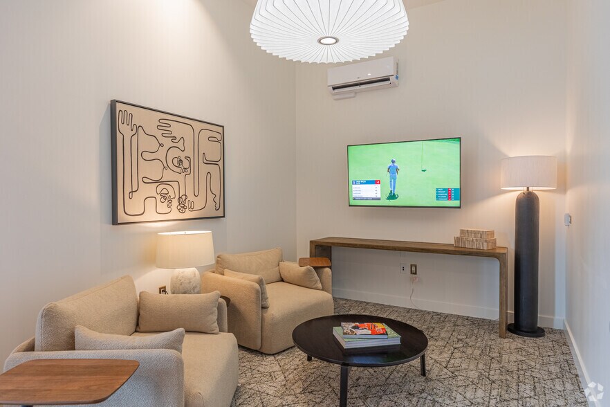 More Photos Of 1331 Columbia St, San Diego Apartments For Lease