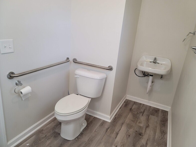 More Photos Of 1337 Cleveland Ave, Atlanta Loft Creative Space For Lease