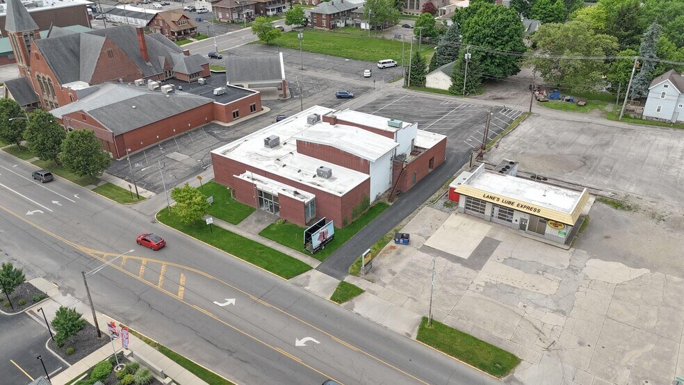 More Photos Of 221 N Main St, Bellefontaine Loft Creative Space For Sale