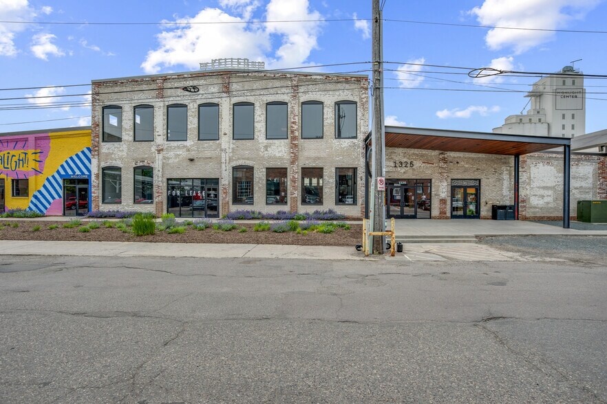 More Photos Of 1325 Quincy St NE, Minneapolis Loft Creative Space For Lease