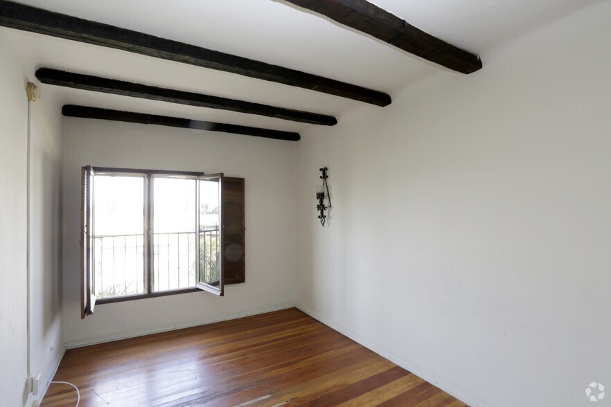 More Photos Of 1939 N Kenmore Ave, Los Angeles Apartments For Sale