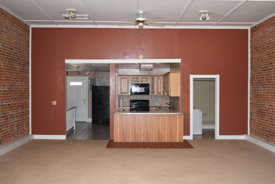 More Photos Of 428 Main St, Windsor Storefront Retail Residential For Sale