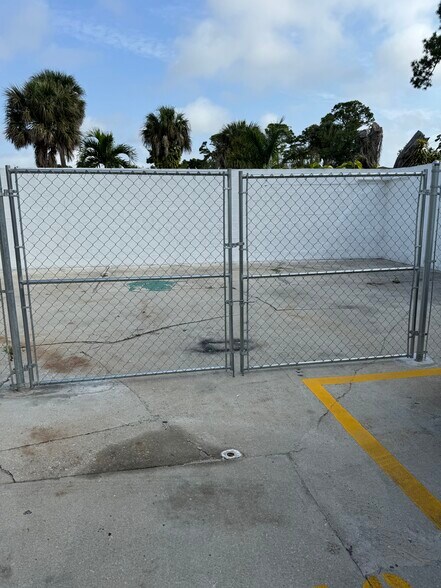 More Photos Of 3047 Terrace Ave, Naples Industrial For Sale
