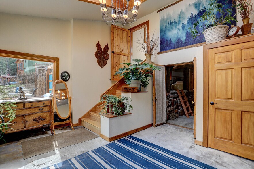 More Photos Of 468 Riverside Dr, Lyons Specialty For Sale