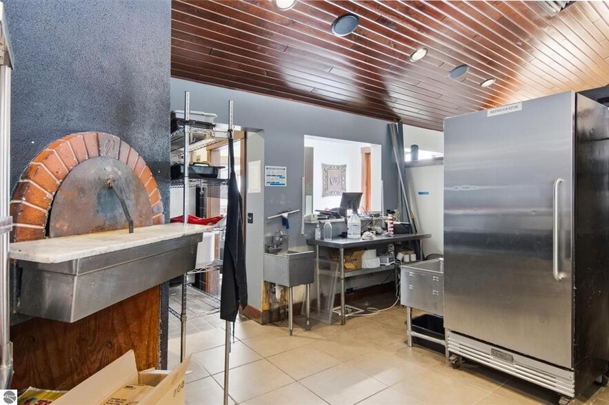 More Photos Of 104 W Main St, Lake Leelanau Restaurant For Sale