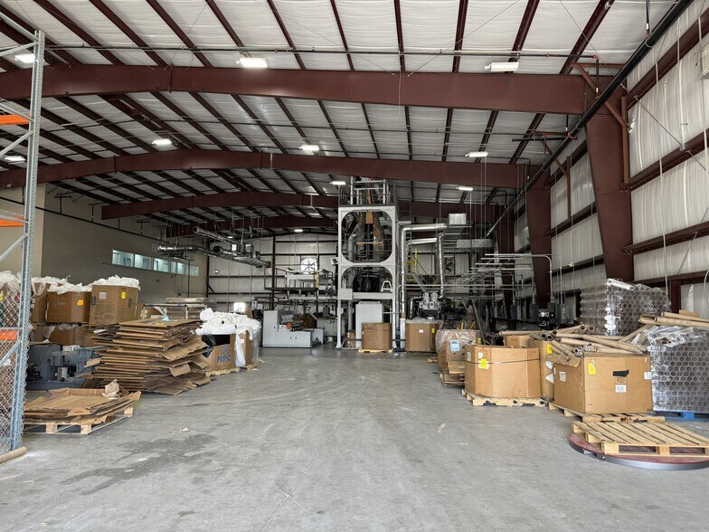 More Photos Of 1803 Rough Neck Dr, Humble Warehouse For Sale