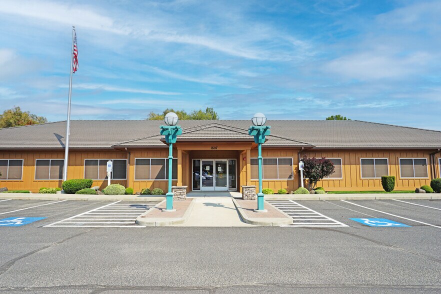 Primary Photo Of 1607 Creekside Loop, Yakima Medical For Lease