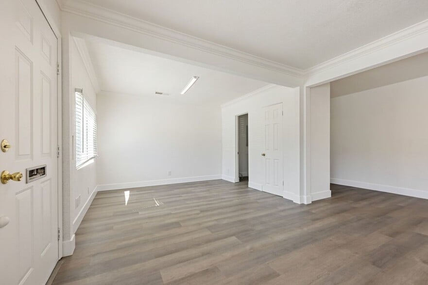 More Photos Of 1015-1017 El Cajon Blvd, El Cajon Office For Lease