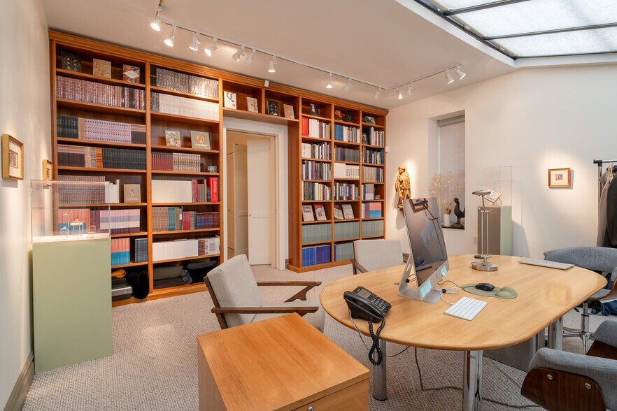 More Photos Of 23 E 73rd St, New York Office Residential For Lease