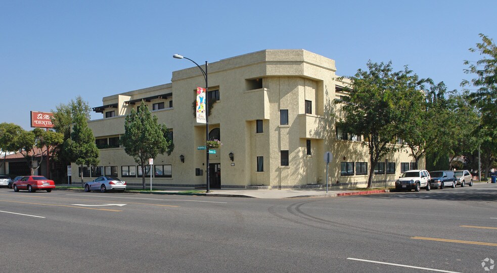More Photos Of 2740 W Magnolia Blvd, Burbank Office For Lease