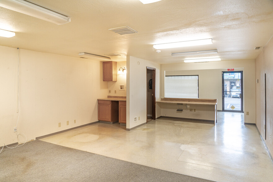 More Photos Of 815-817 N Central Ave, Medford Storefront For Lease