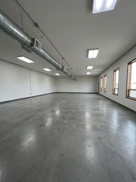 More Photos Of 841 County Route 37, Central Square Showroom For Lease