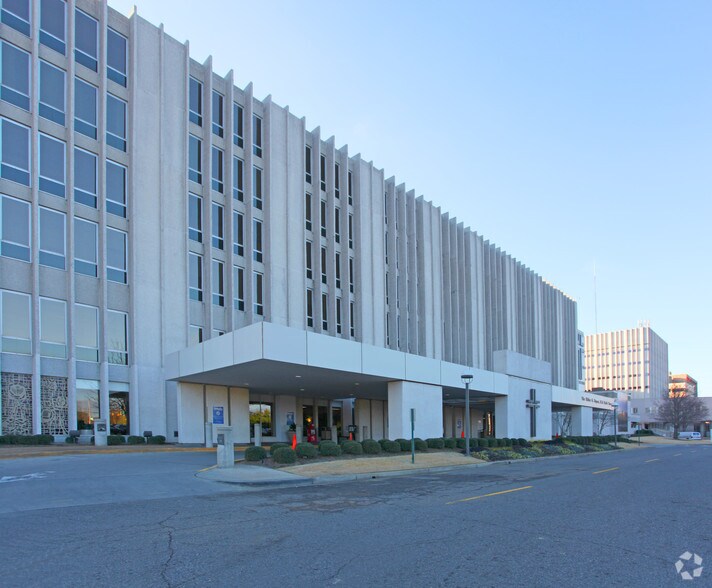 More Photos Of 833 Princeton Ave SW, Birmingham Hospital For Lease