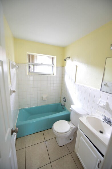 More Photos Of 417 NW 7th Ave, Pompano Beach Apartments For Sale