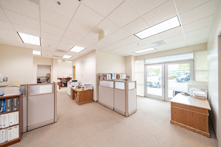 More Photos Of 9297-9311 Research Dr, Irvine Research And Development For Lease