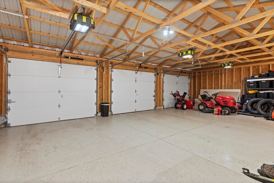 More Photos Of 4 Davis Aly, Loysville Specialty For Sale