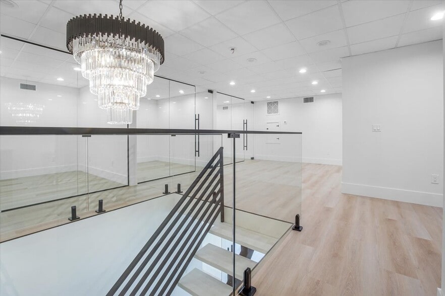 More Photos Of 1240 N Jefferson St, Anaheim Warehouse For Sale