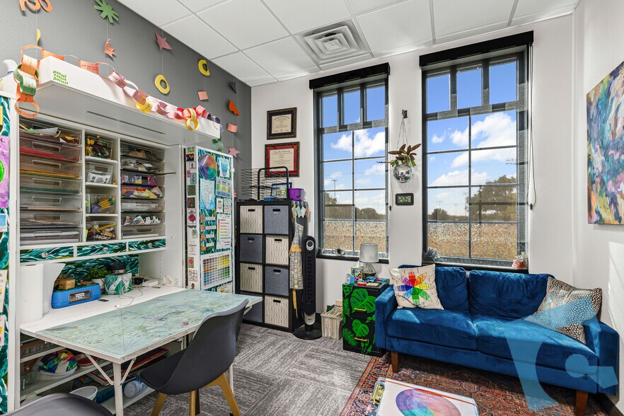 More Photos Of 8913 Mid Cities Blvd, North Richland Hills Unknown For Lease