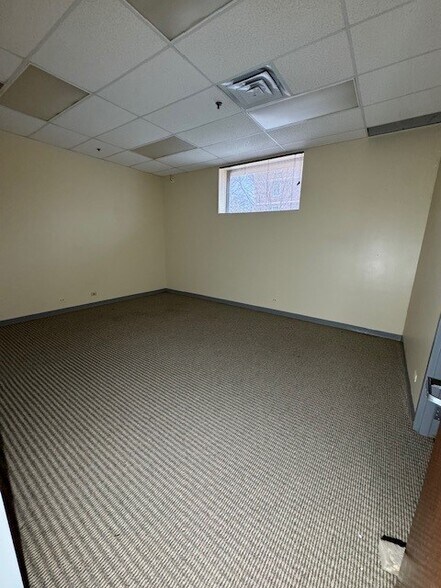 More Photos Of 28 E 112th Pl, Chicago General Retail For Sale