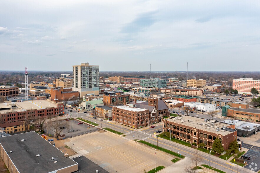 More Photos Of 333 W 7th St, Royal Oak Office For Lease