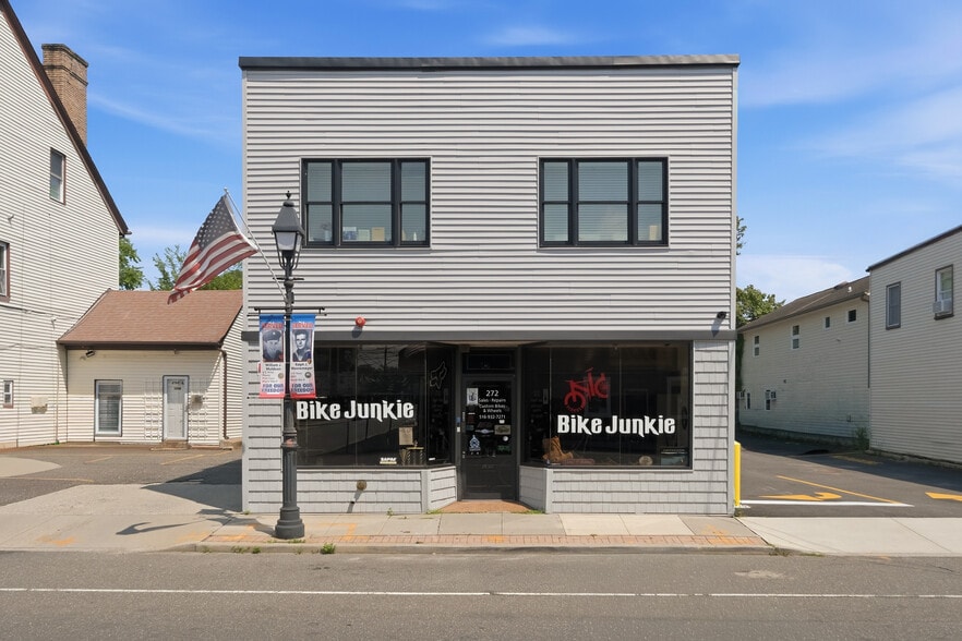 More Photos Of 272 Broadway, Bethpage General Retail For Sale