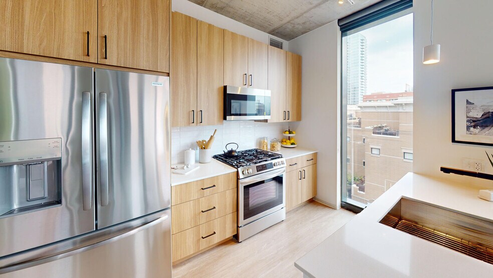 More Photos Of 1717 S Michigan Ave, Chicago Apartments For Lease