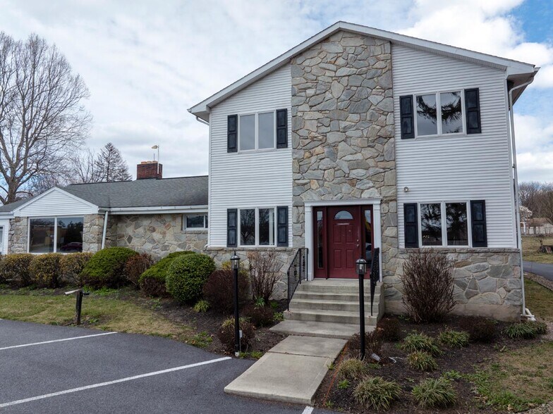 More Photos Of 1402 Quentin Rd, Lebanon Medical For Lease