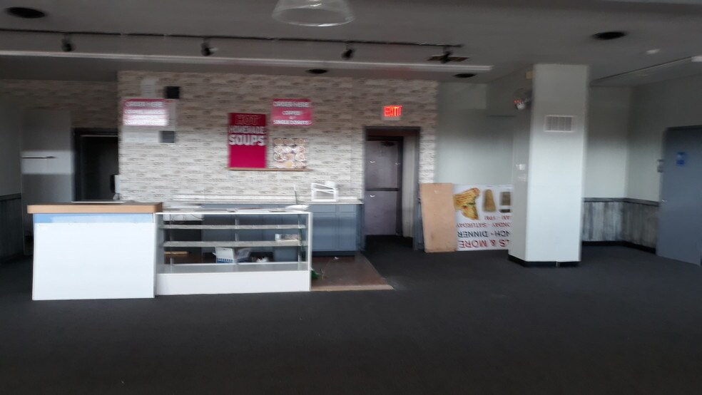 More Photos Of 997-1001 Sandy Ln, Warwick Storefront For Lease