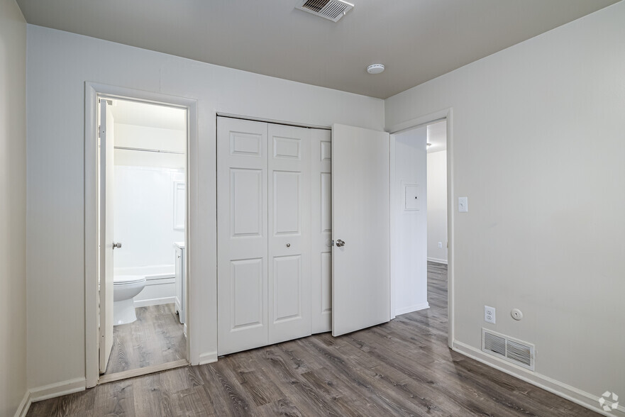 More Photos Of 6401 Middlebelt Rd, Garden City Apartments For Sale