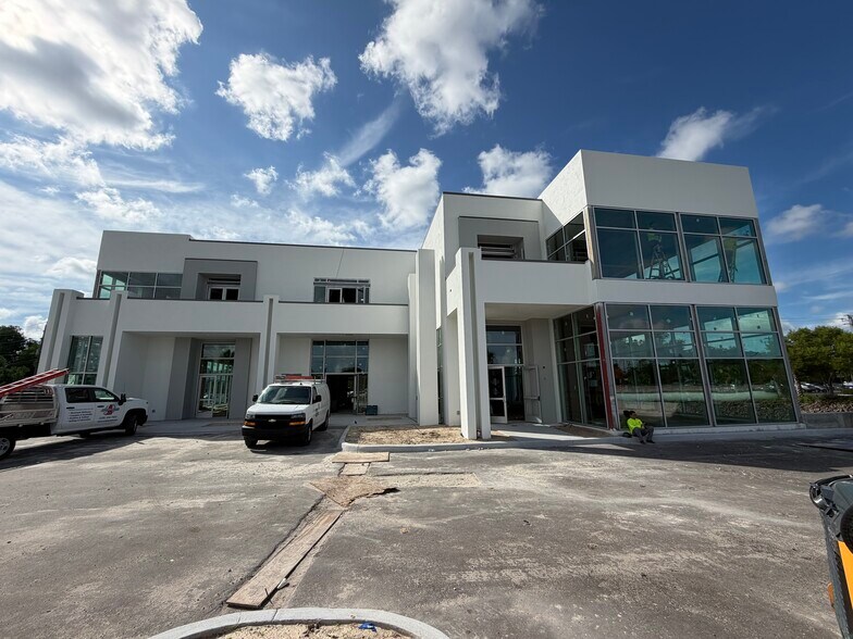 More Photos Of 5236 Golden Gate Parkway, Naples Restaurant For Lease